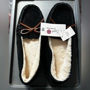 Black Secret Treasue suede slippers